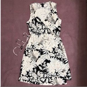 Women's Cream and Black Floral Sleeveless Midi Wrap Dress Size Small